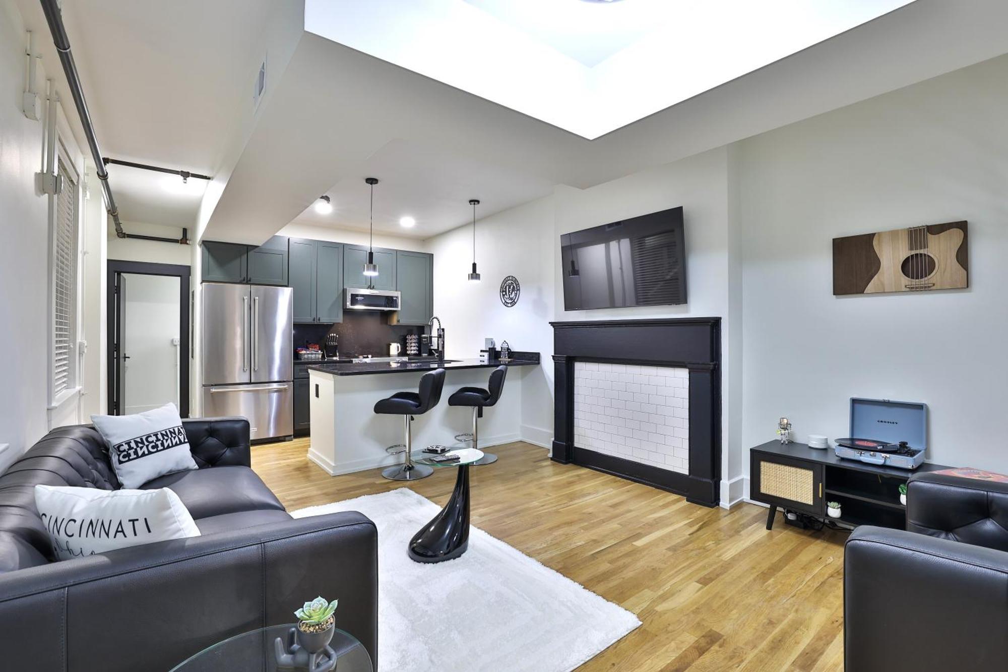 New Urbanminimalist Condo In Otr With Parking Cincinnati Exterior photo